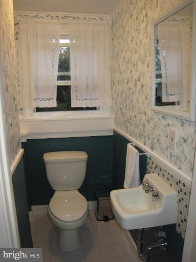 125 Ridgefield Road Lutherville-Timonium, MD 21093 - Photo 8 of 17 Half Bath 1