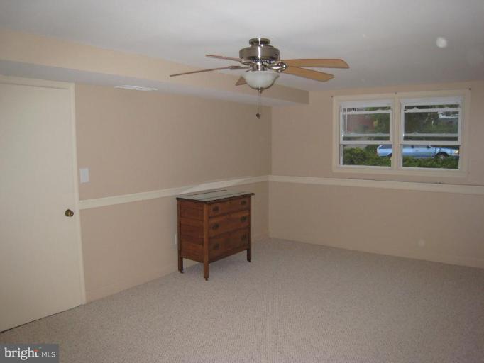 125 Ridgefield Road Lutherville-Timonium, MD 21093 - Photo 9 of 17 Family Room #2