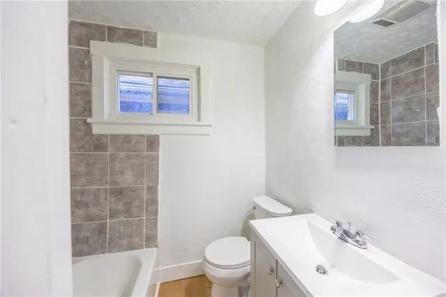 $1,000 | 6448 Navarro Street, Pittsburgh, PA 15206