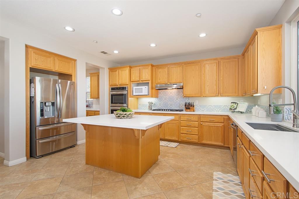 776 Ridgemont Circle Escondido, CA 92027 - Photo 9 of 25 Gallery Image 9