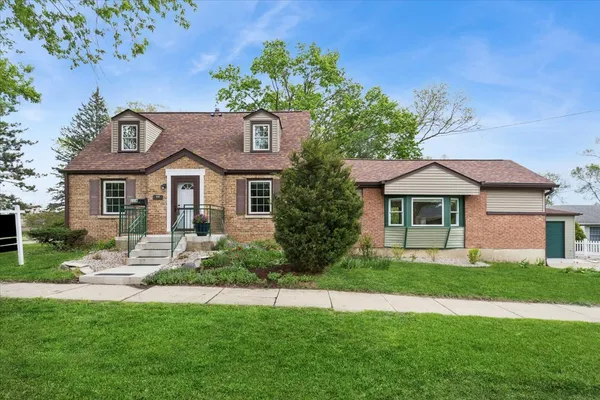 $475,000 | 1118 Manchester Road, Wheaton, IL 60187