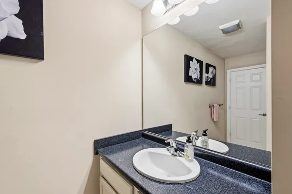 $440,000 | 59 D Cheney Lane, Danville, NH 03819