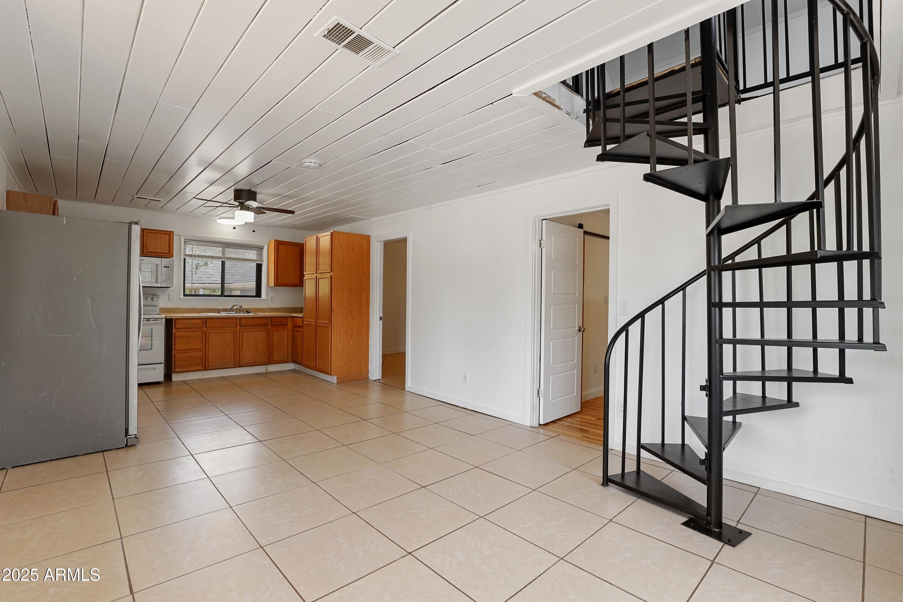 809 North Colcord Road Payson, AZ 85541 - Photo 10 of 34 a view of entryway with kitchen