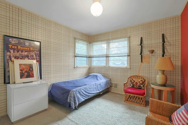 $895,000 | 129 Hillandale Drive, New Rochelle, NY 10804