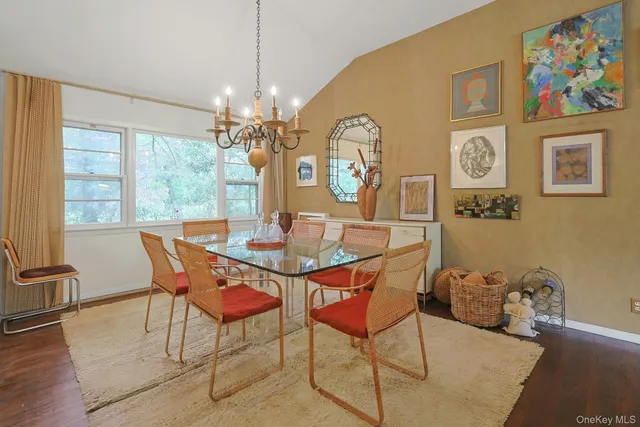 $895,000 | 129 Hillandale Drive, New Rochelle, NY 10804