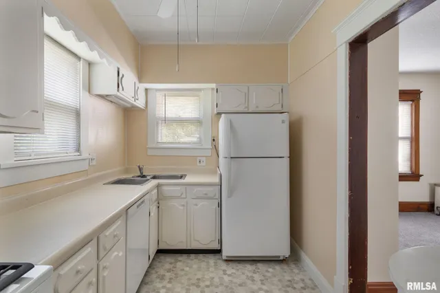 $105,000 | 1030 23rd Street, Rock Island, IL 61201