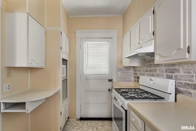 $105,000 | 1030 23rd Street, Rock Island, IL 61201