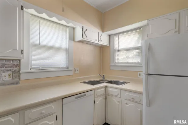 $105,000 | 1030 23rd Street, Rock Island, IL 61201