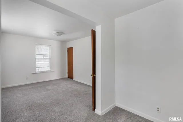 $105,000 | 1030 23rd Street, Rock Island, IL 61201