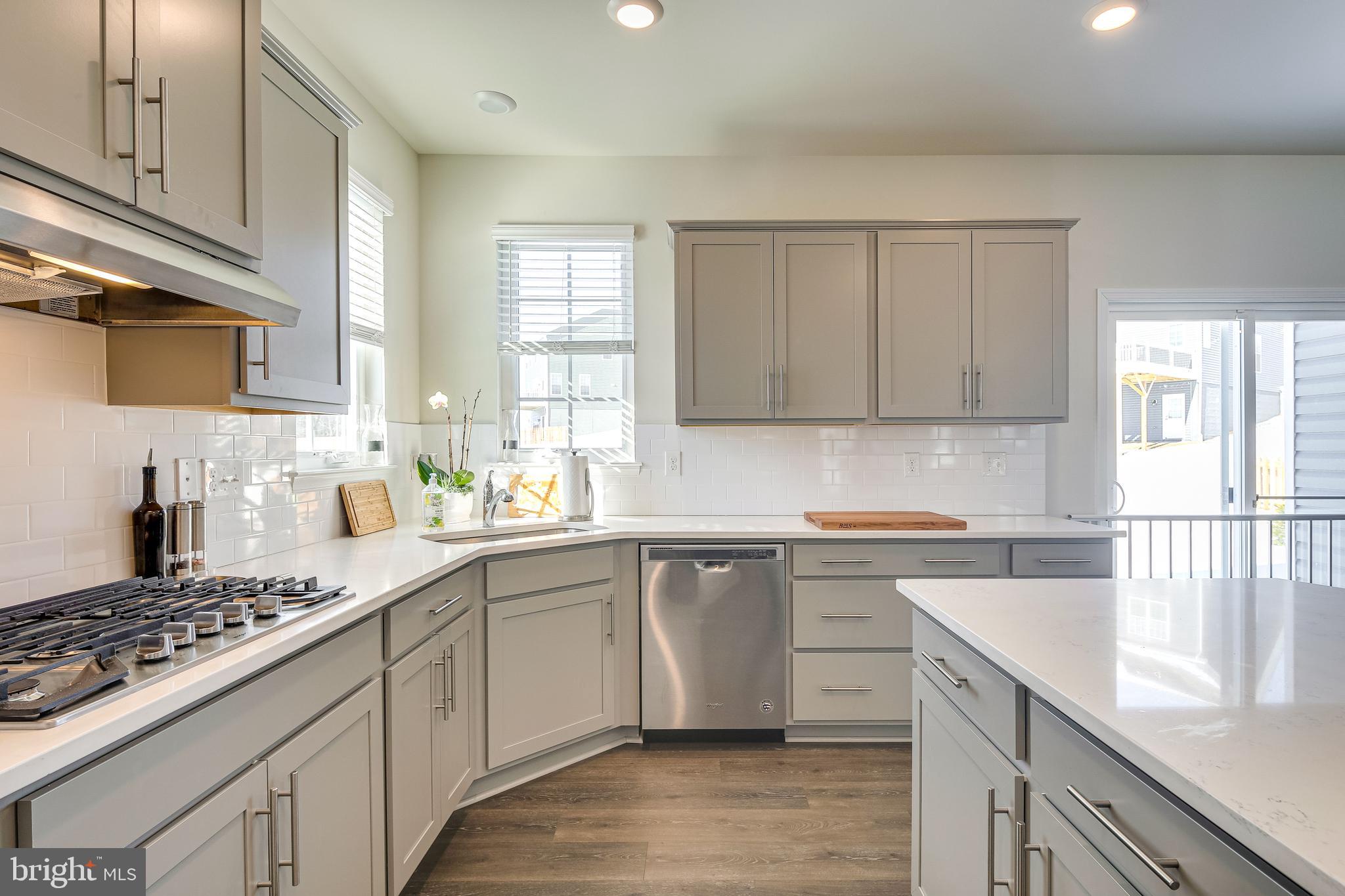 642 Friendship Road Westminster, MD 21157 - Photo 8 of 28 Gourmet Kitchen with the gas package.