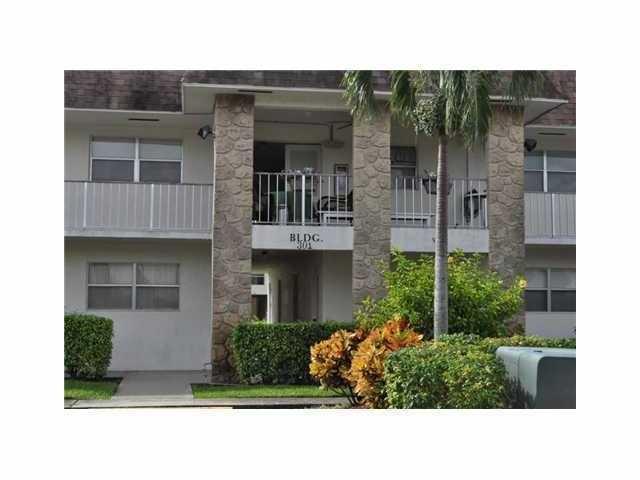 9855 Sandalfoot Boulevard, Unit 303 Boca Raton, FL 33428 - Photo 10 of 10 sandal front