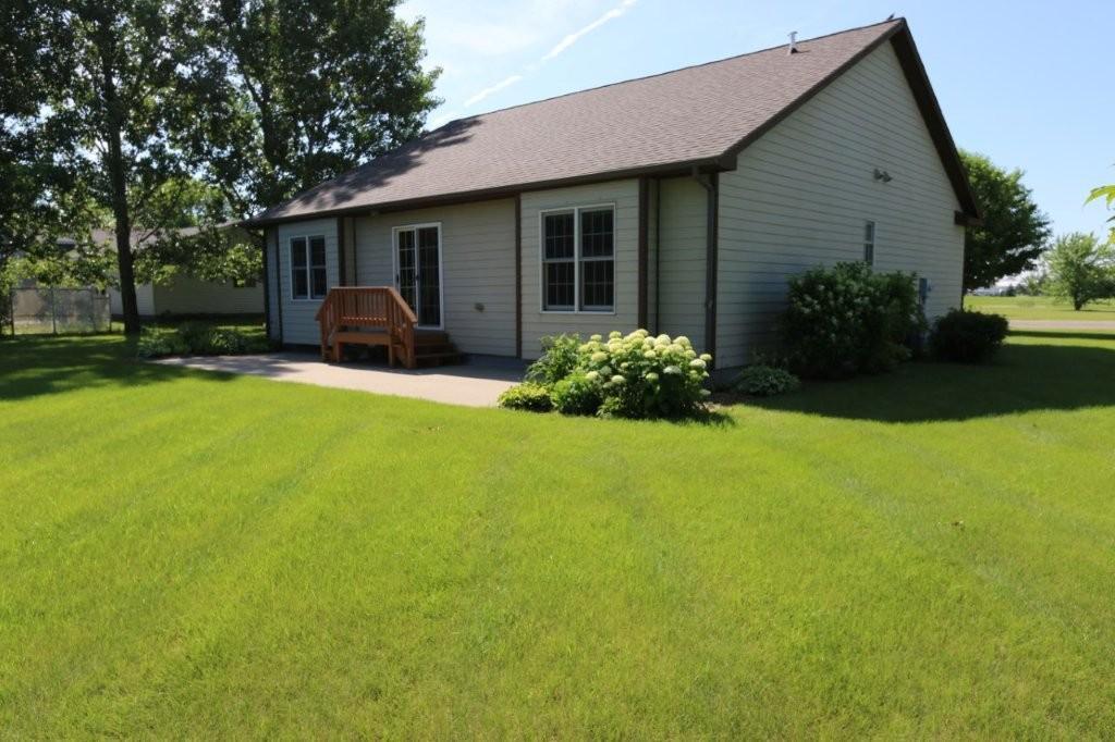 621 6th Street Northeast Perham, MN 56573 - Photo 3 of 26