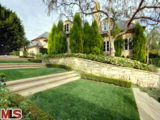 952 North Alpine Drive Beverly Hills, CA 90210 - Photo 1 of 1