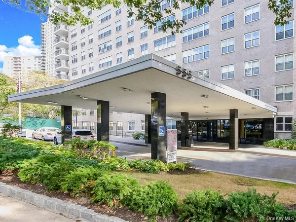 $2,250 | 555 Kappock Street, Unit 16K | Spuyten Duyvil