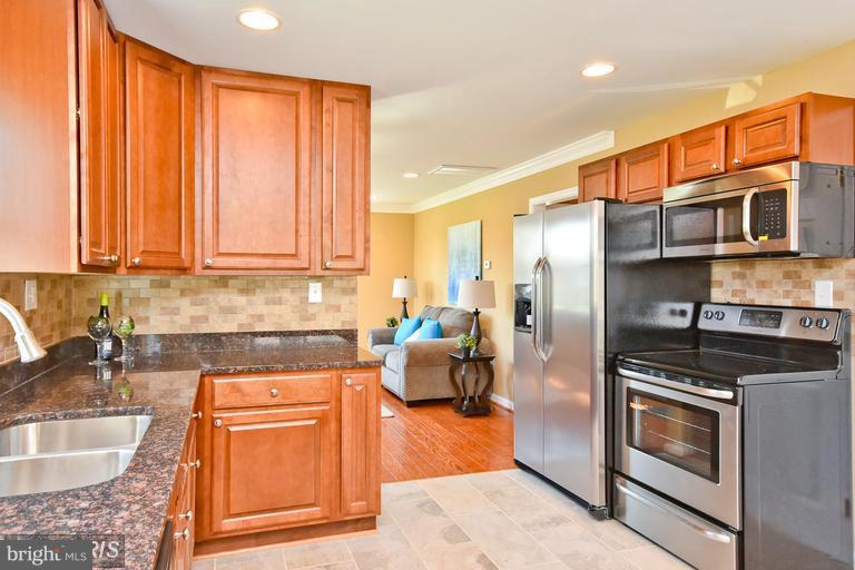 12906 Duckettown Road Laurel, MD 20708 - Photo 8 of 11 Kitchen