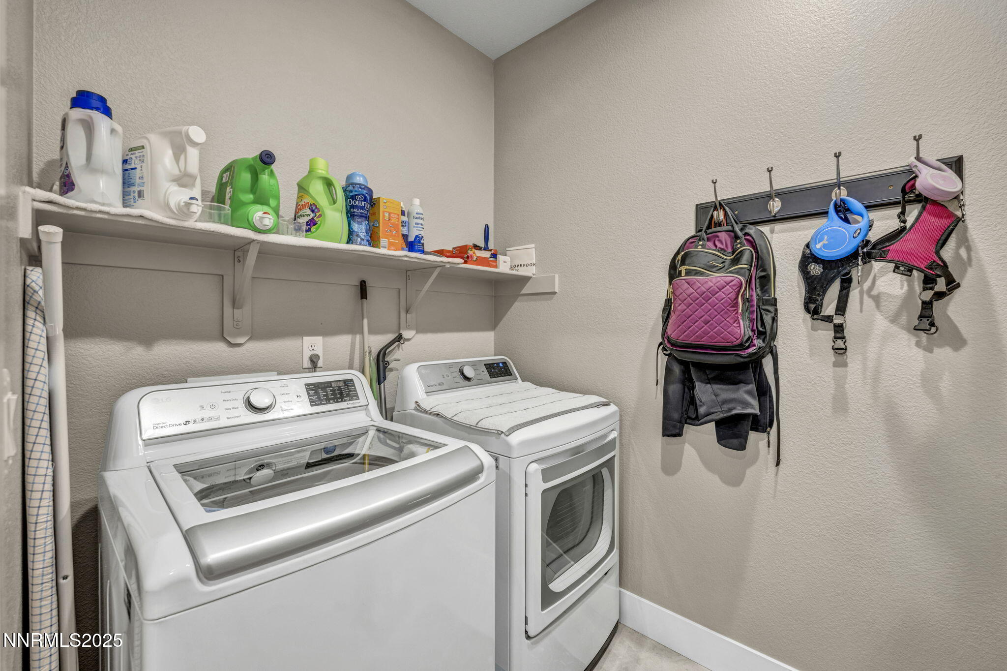 32 Stellar Court Carson City, NV 89705 - Photo 33 of 49 a utility room with dryer and washer