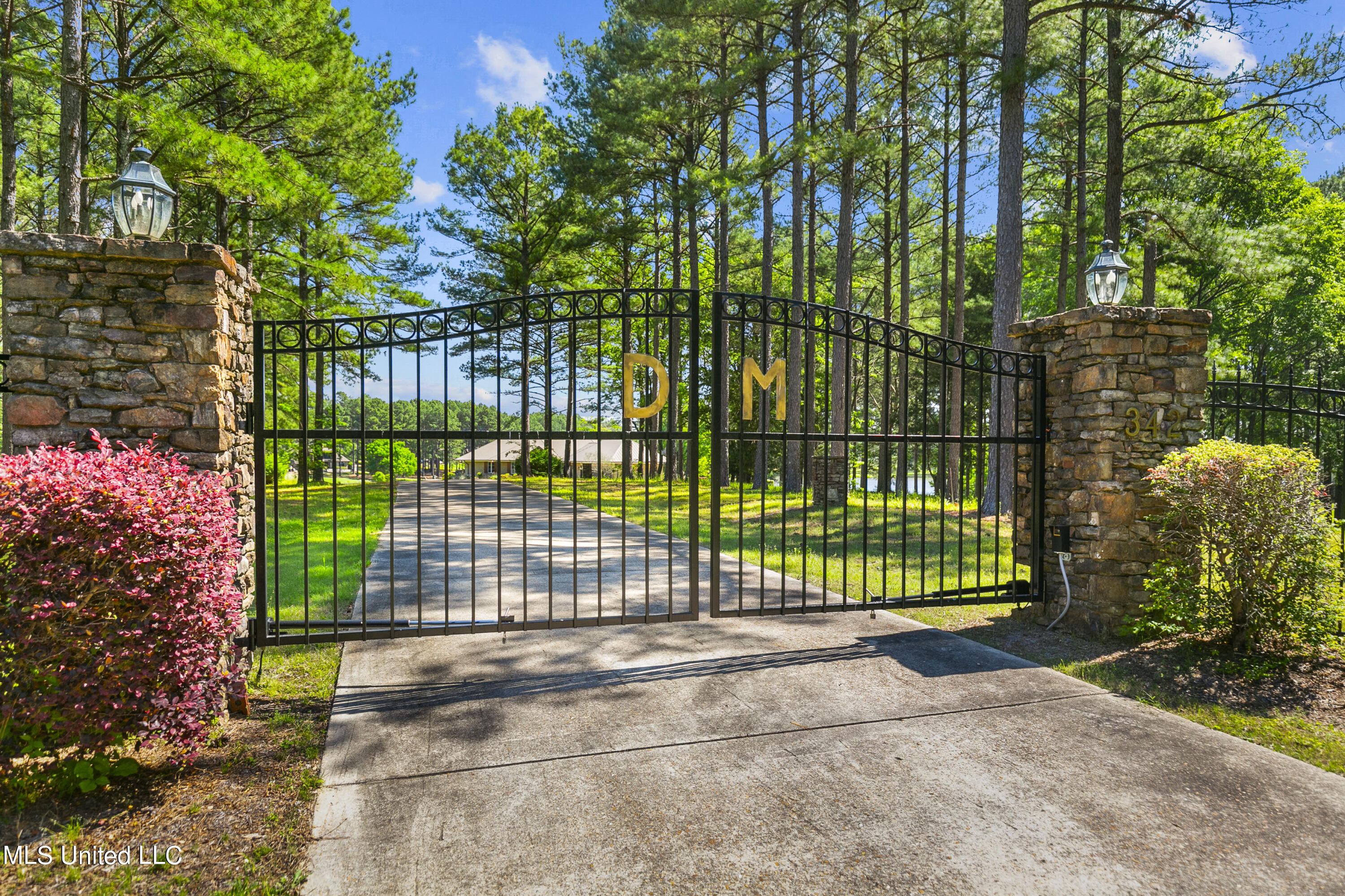 342 Mannsdale Road Madison, MS 39110 - Photo 10 of 40 342 Mansdale-1
