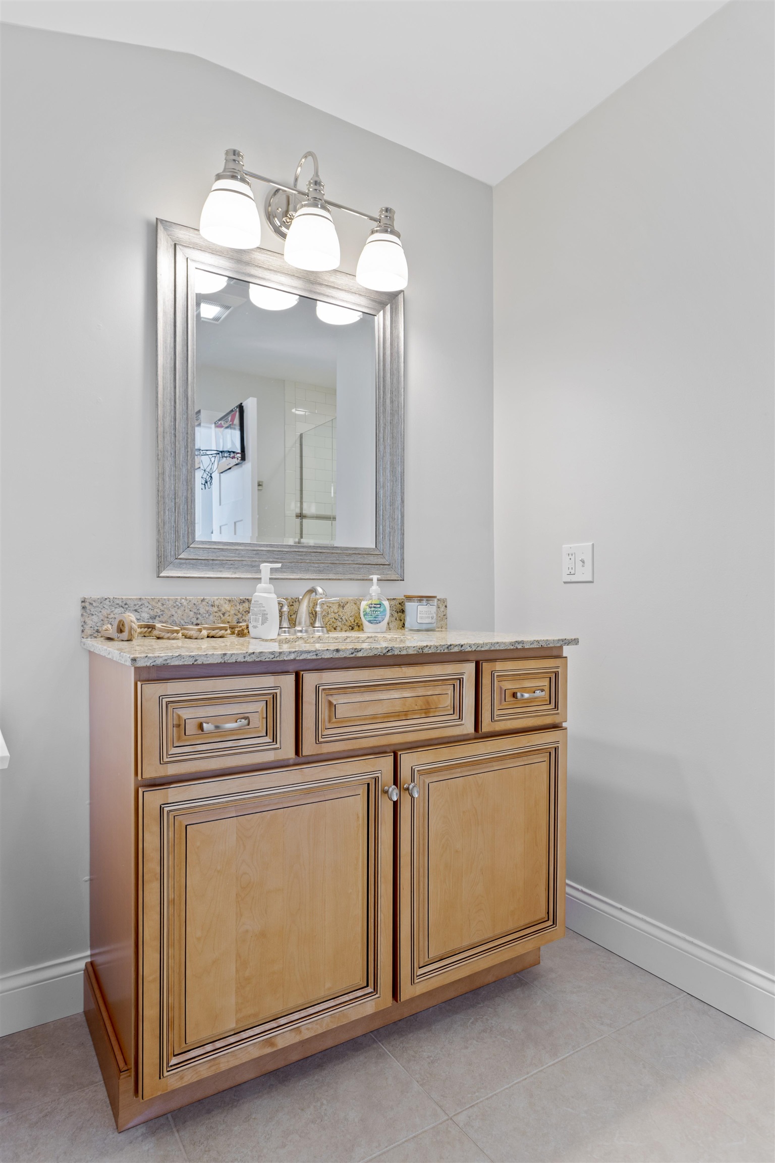 126 Ocean Boulevard Seabrook, NH 03874 - Photo 23 of 57