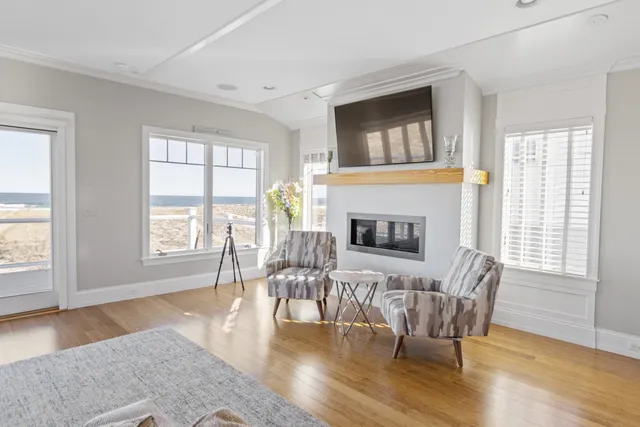 $5,990,000 | 126 Ocean Boulevard, Seabrook, NH 03874