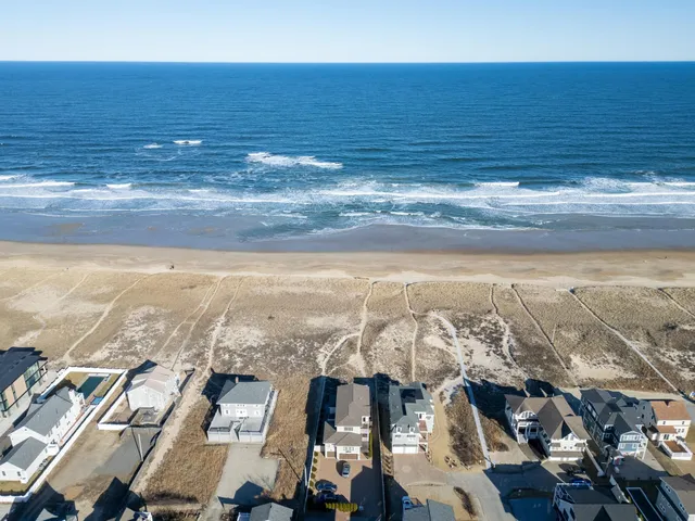$5,990,000 | 126 Ocean Boulevard, Seabrook, NH 03874