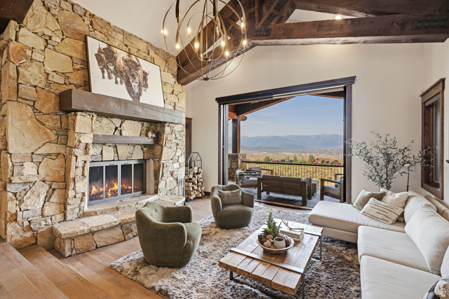 7885 North Rabbitbrush Court, Unit 13 Park City, UT 84098 - Photo 8 of 88 Living room