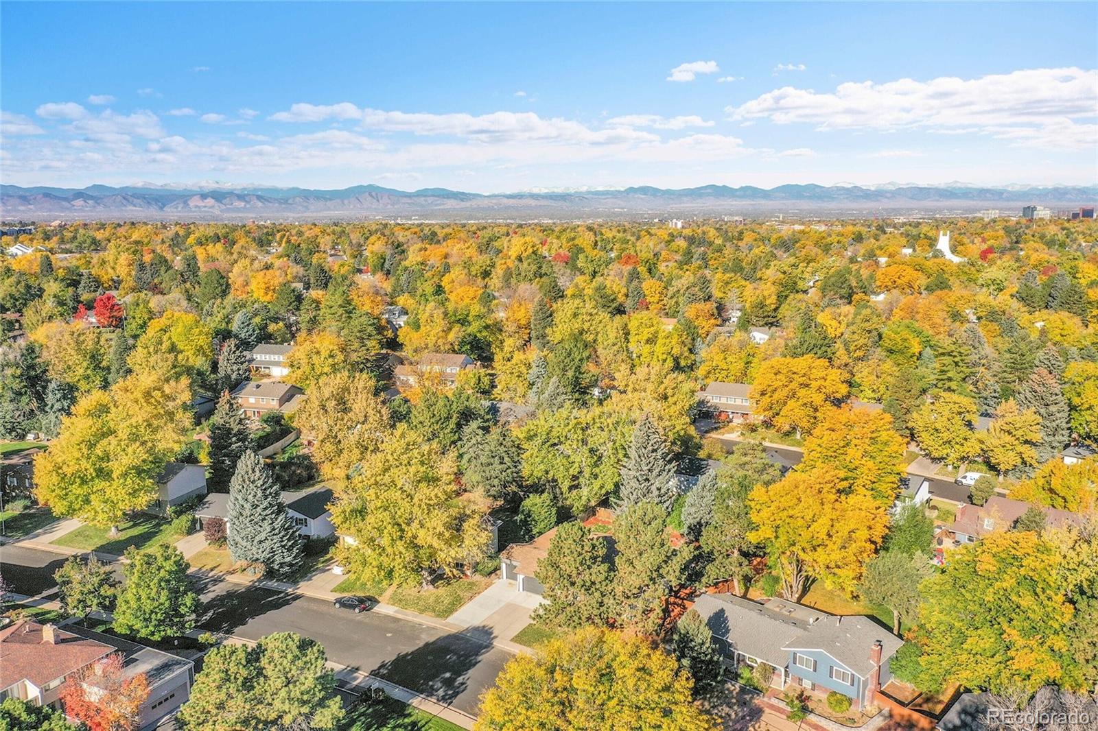 3261 South Oneida Way Denver, CO 80224 - Photo 40 of 43 a view of sky from a balcony