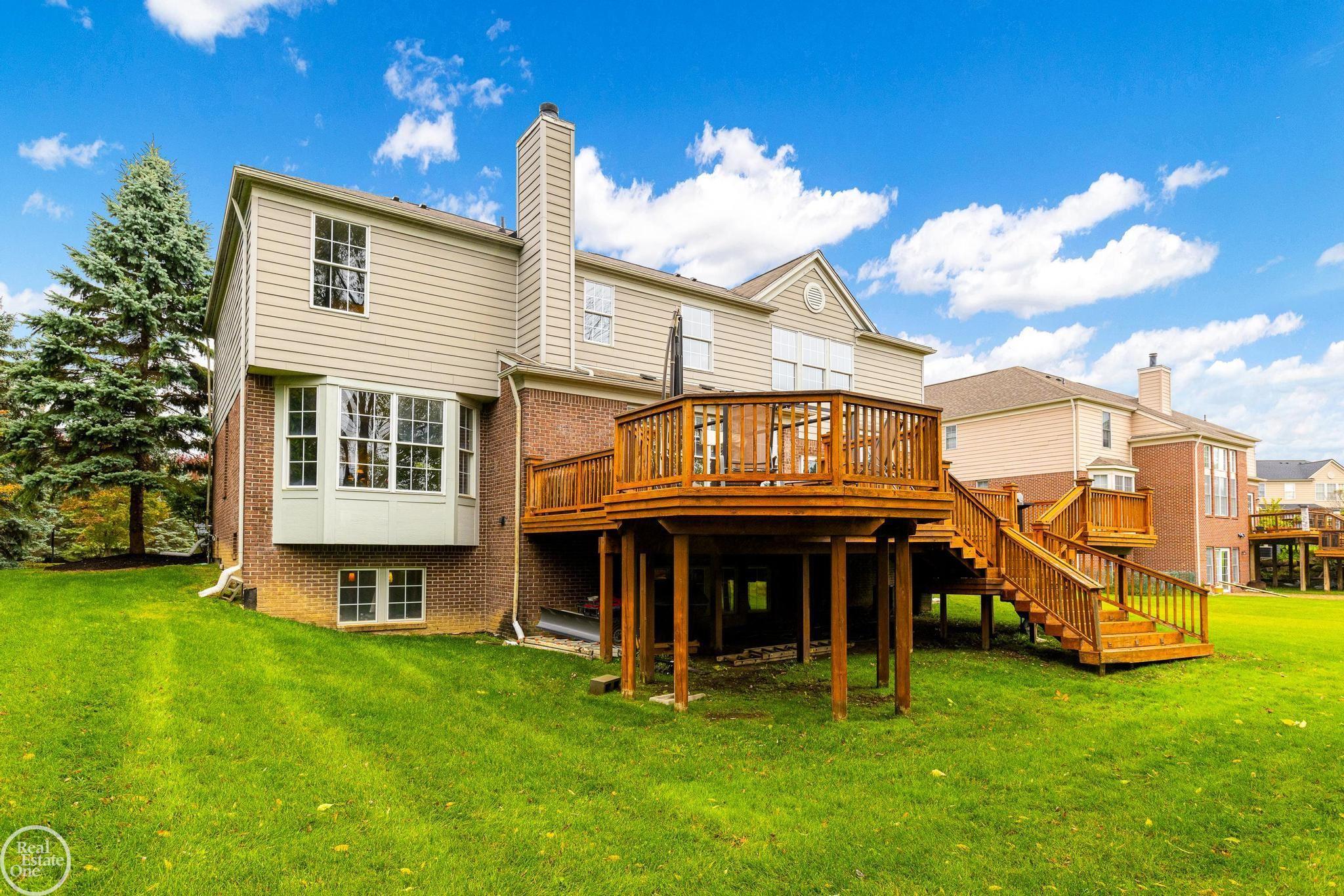 2457 Andover Boulevard Rochester, MI 48306 - Photo 66 of 74 50127734-65.JPG