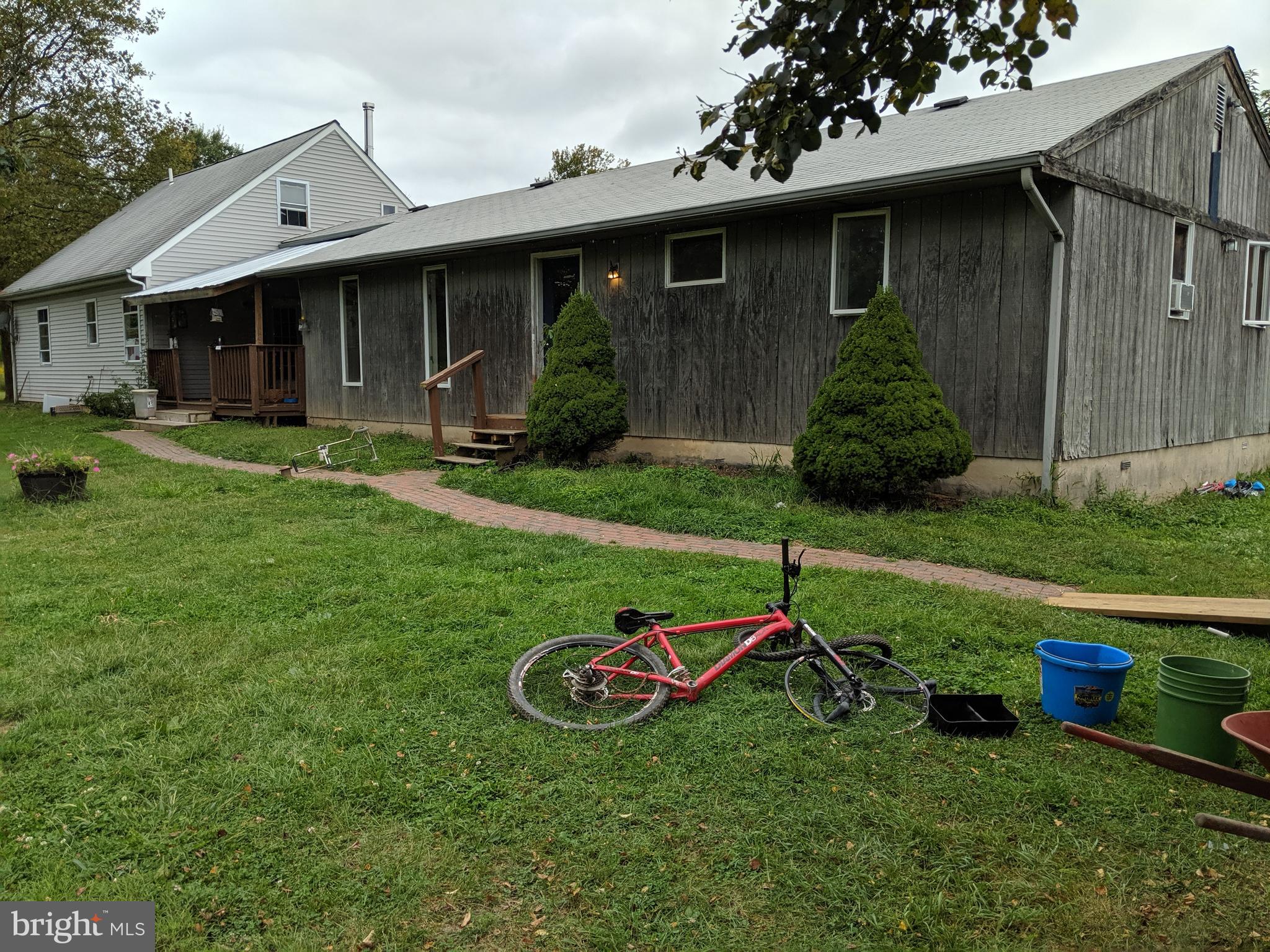 Original 1979 trailer attached to 2000 addition