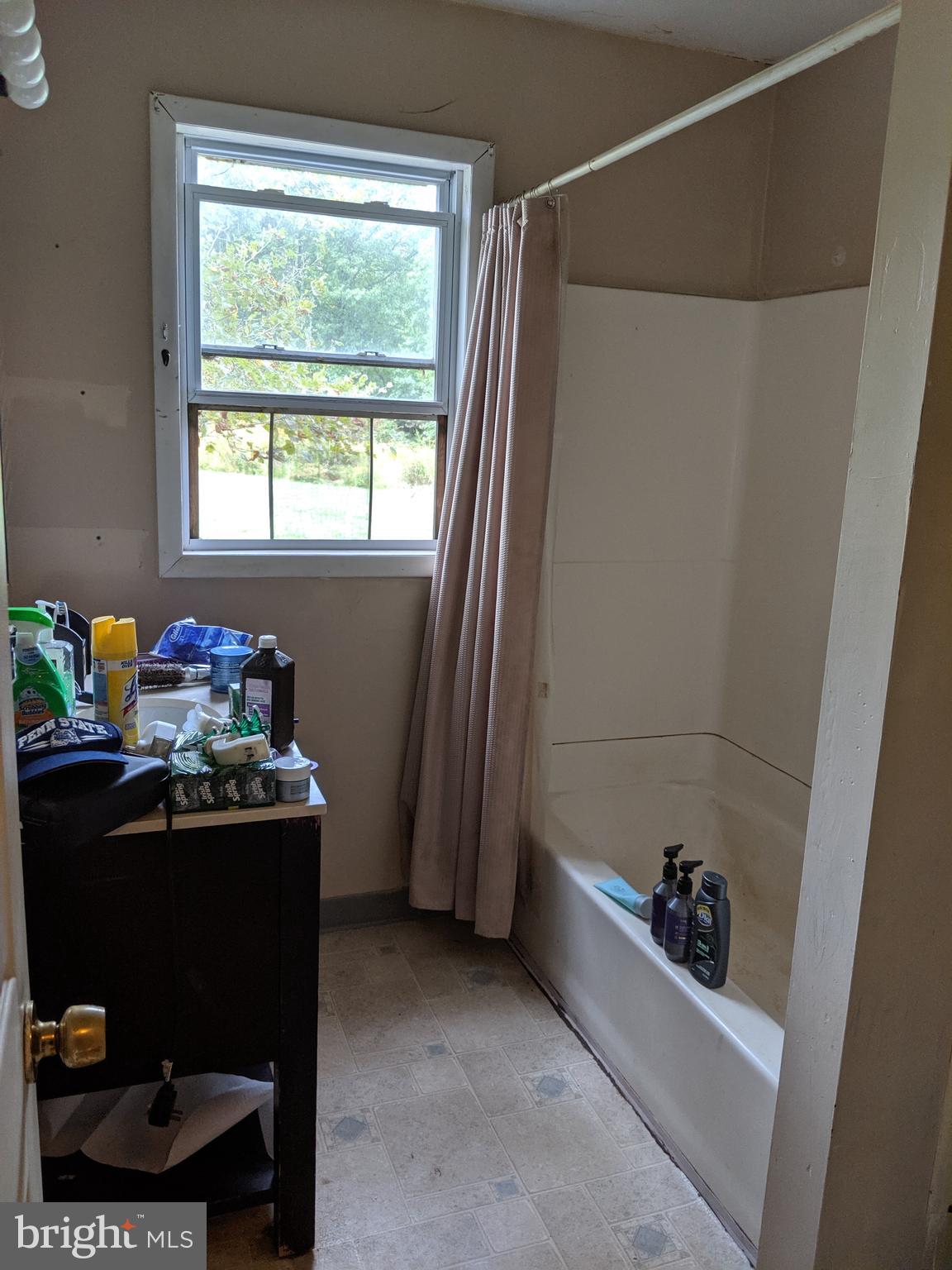 954 Callowhill Road Perkasie, PA 18944 - Photo 10 of 11 well kept bathroom