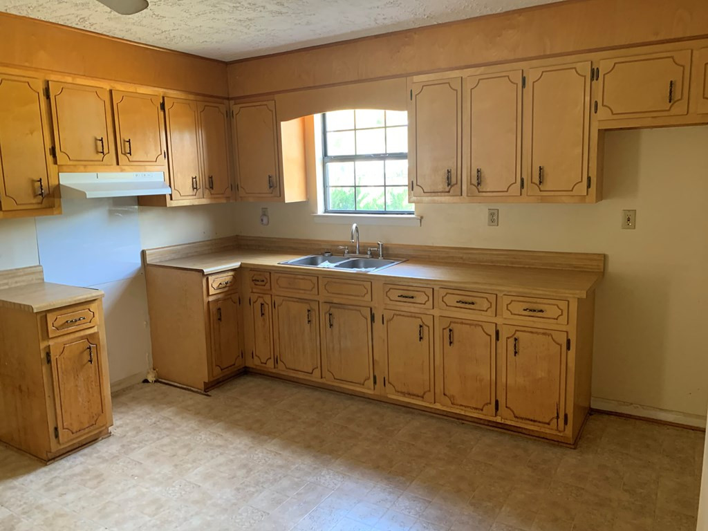 624 Old Washington Road Thomson, GA 30824 - Photo 6 of 17