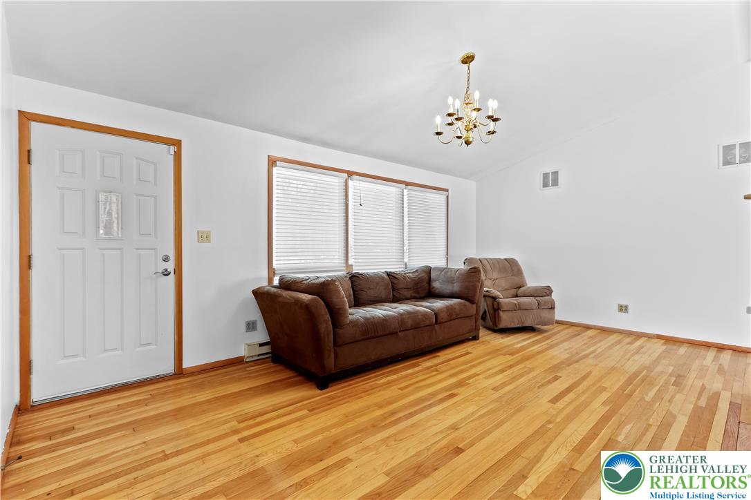 380 Cherry Lane Road Bartonsville, PA 18321 - Photo 7 of 36