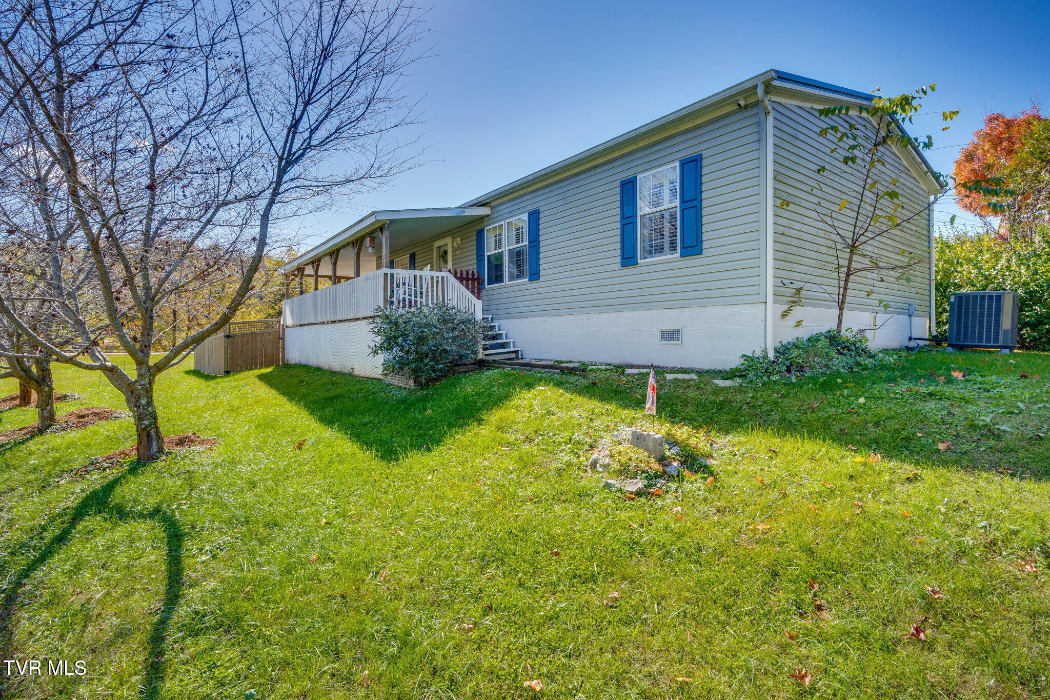 4592 Cherokee Road Jonesborough, TN 37659 - Photo 1 of 26 003