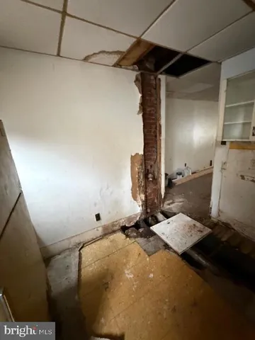 a bathroom with a toilet