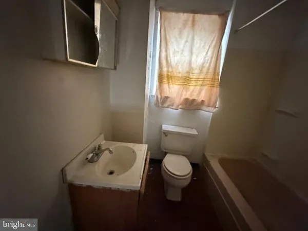 $69,900 | 13 Florence Avenue, Darby, PA 19023