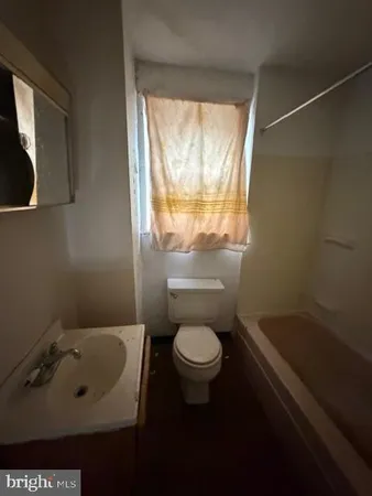 $69,900 | 13 Florence Avenue, Darby, PA 19023