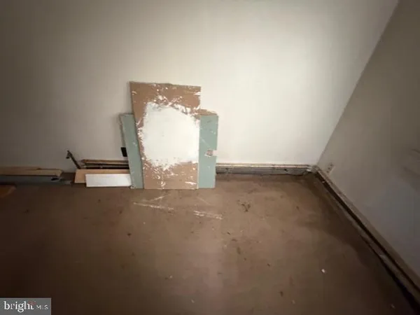 $69,900 | 13 Florence Avenue, Darby, PA 19023