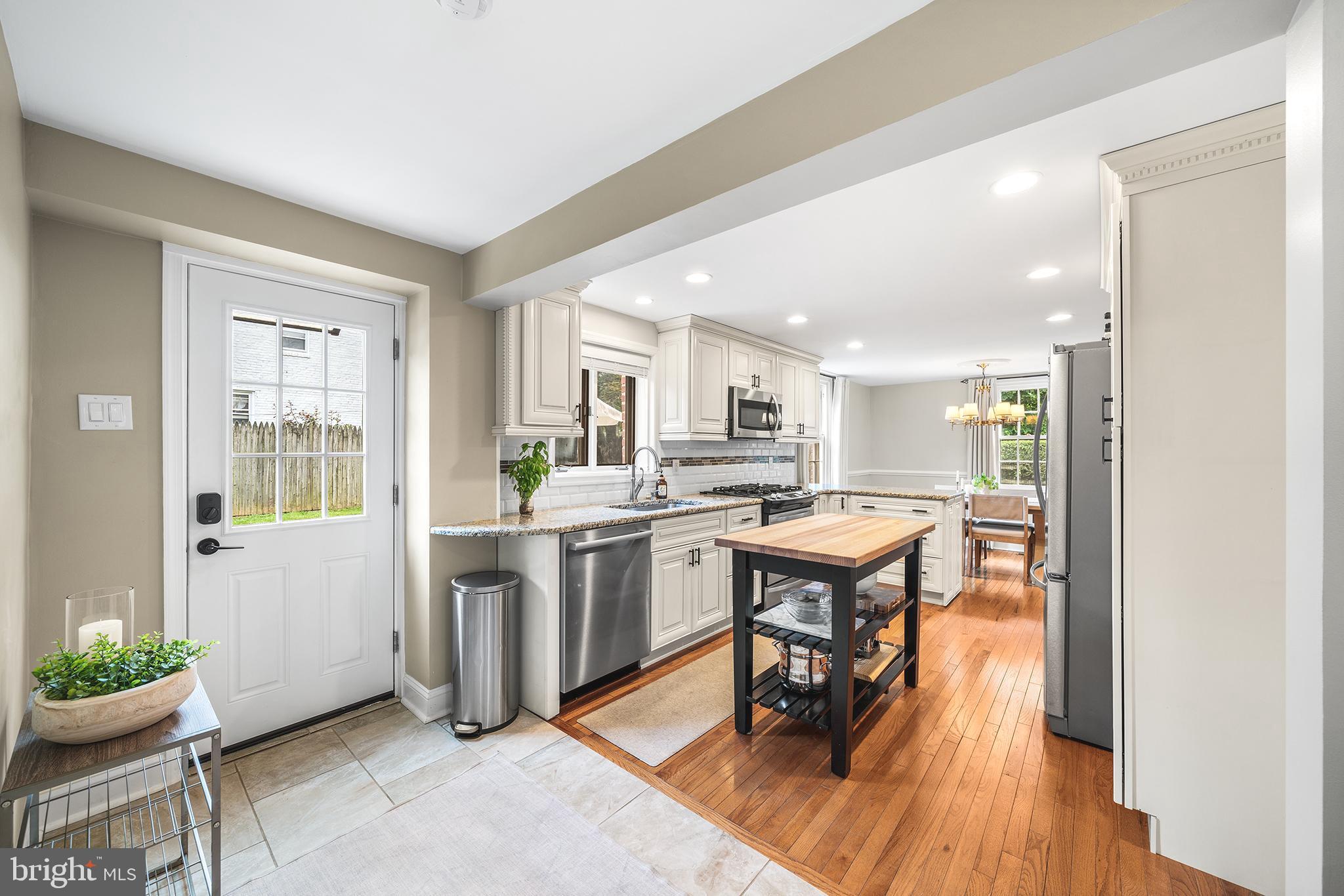 411 Sugartown Road Wayne, PA 19087 - Photo 10 of 34