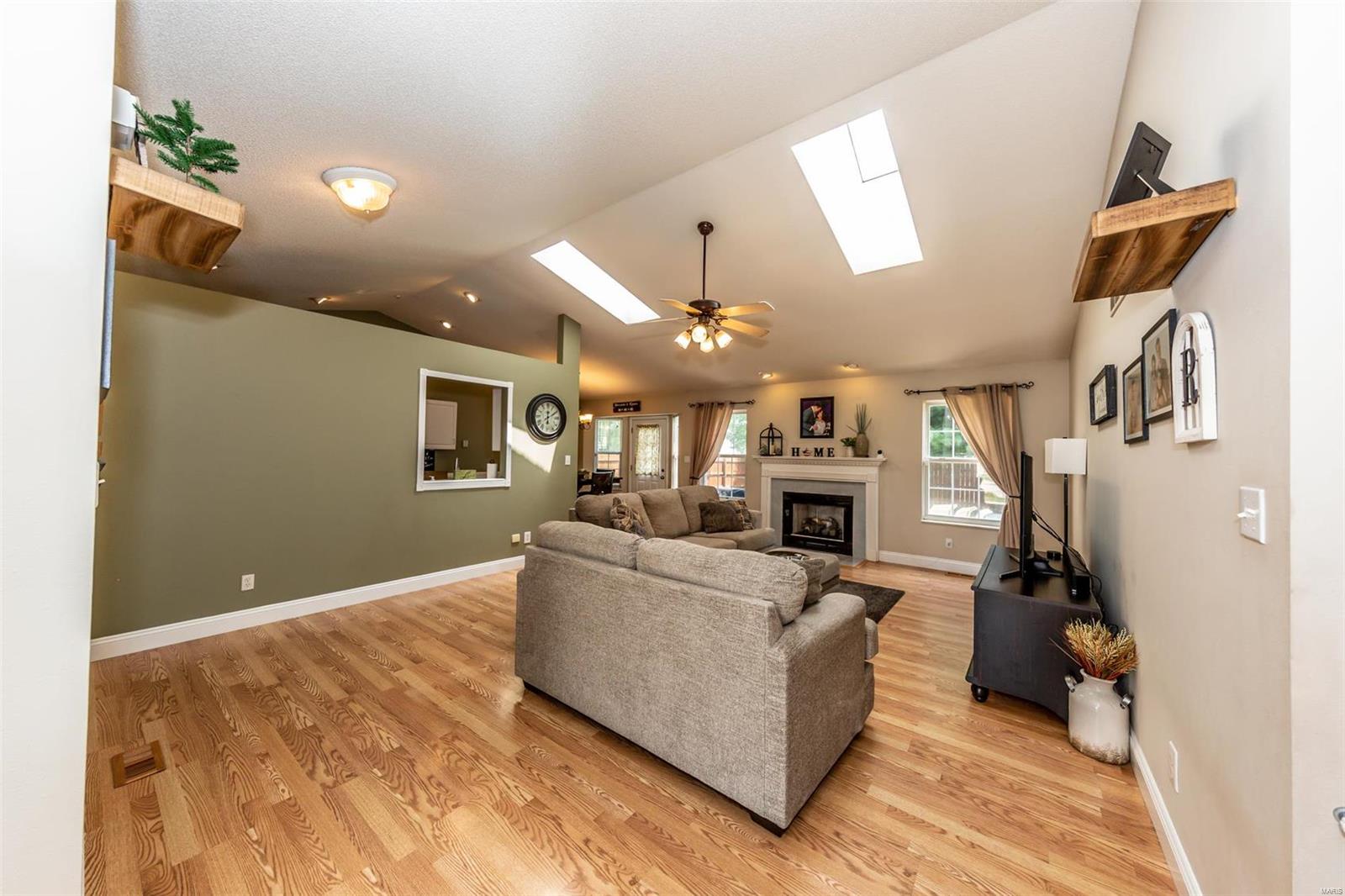 1516 Lincoln Farm Road O'Fallon, IL 62269 - Photo 5 of 37