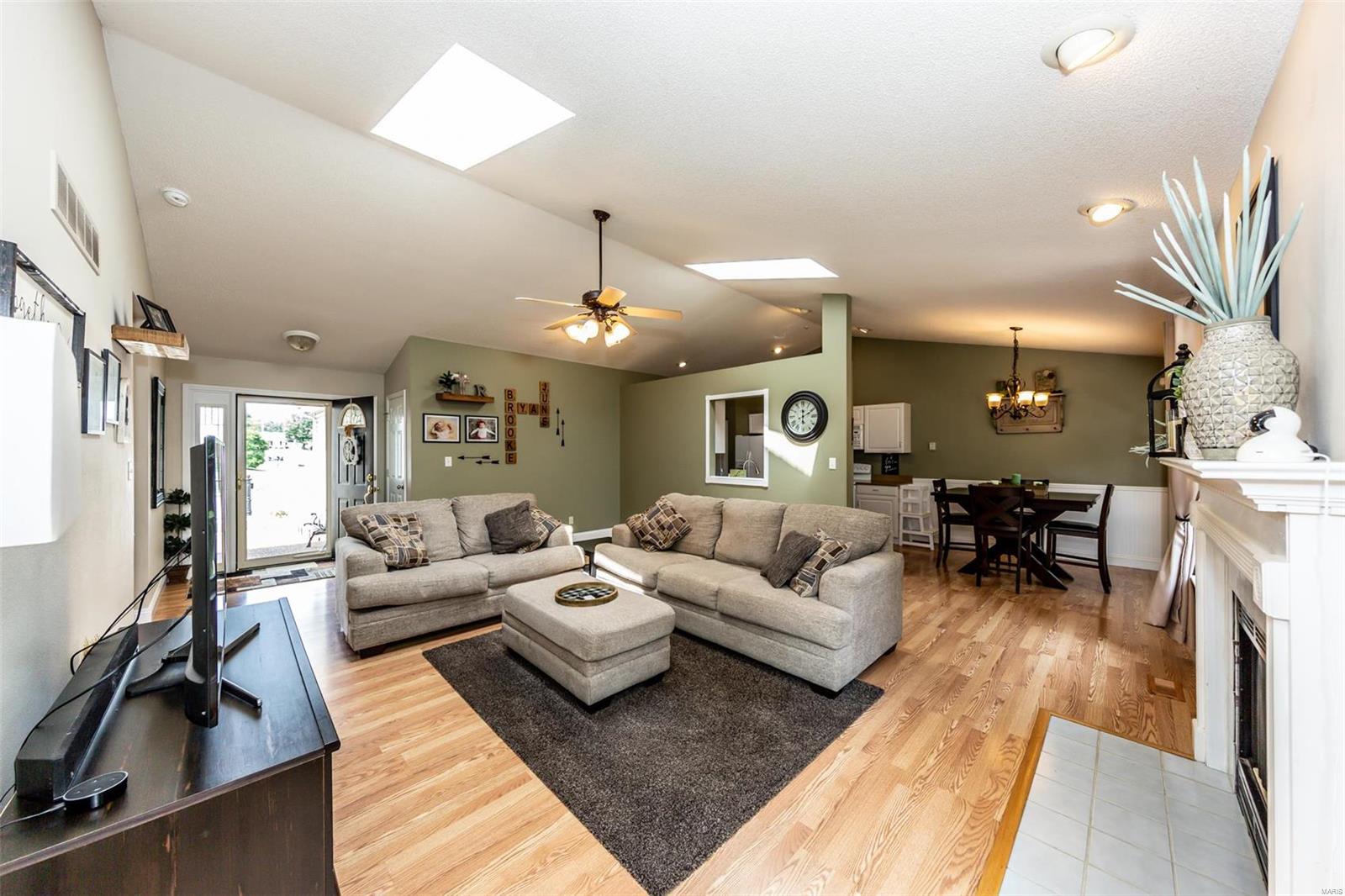 1516 Lincoln Farm Road O'Fallon, IL 62269 - Photo 8 of 37