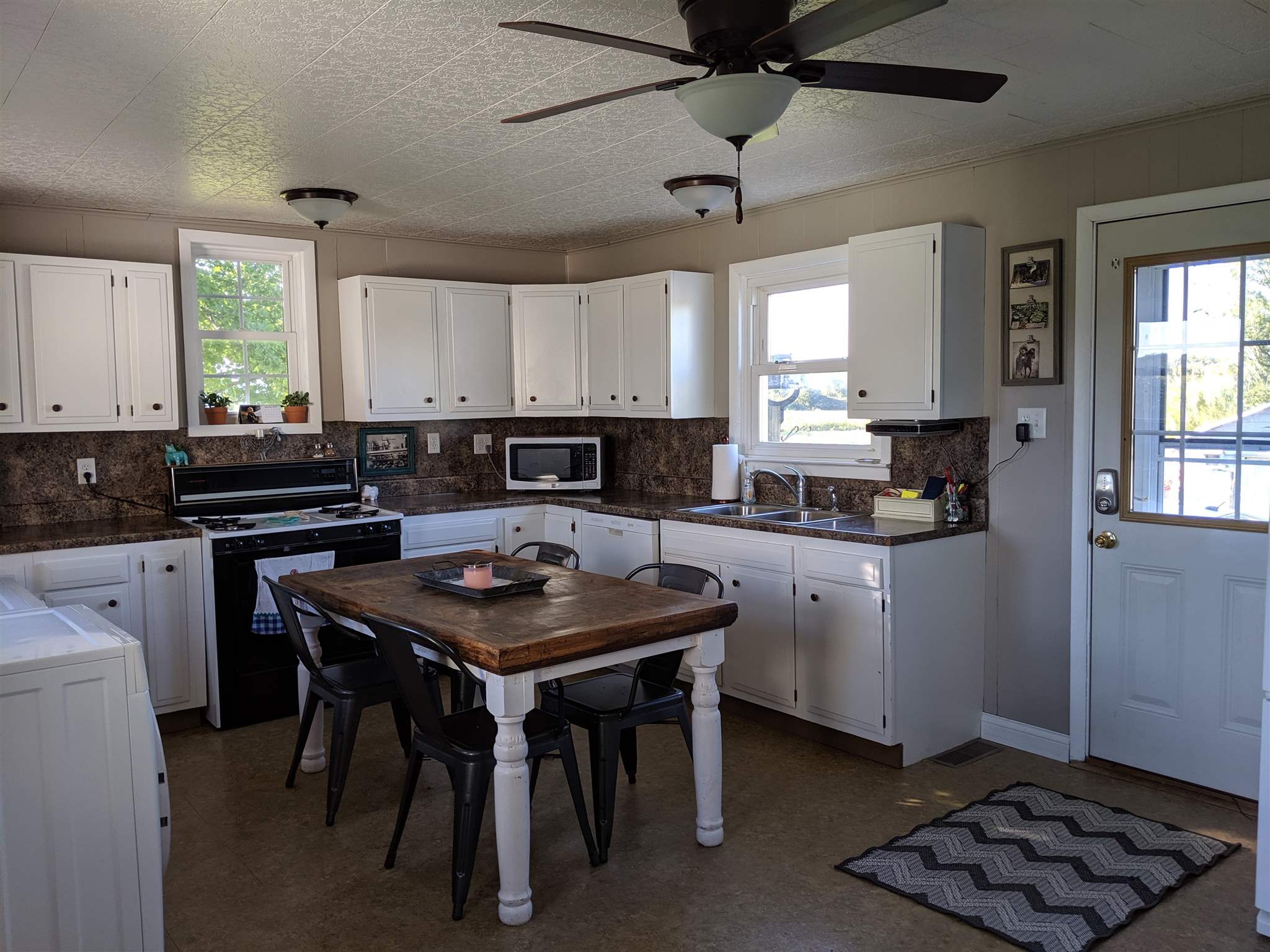 4985 South Packerton Road Warsaw, IN 46580 - Photo 3 of 35 Gallery Image 3