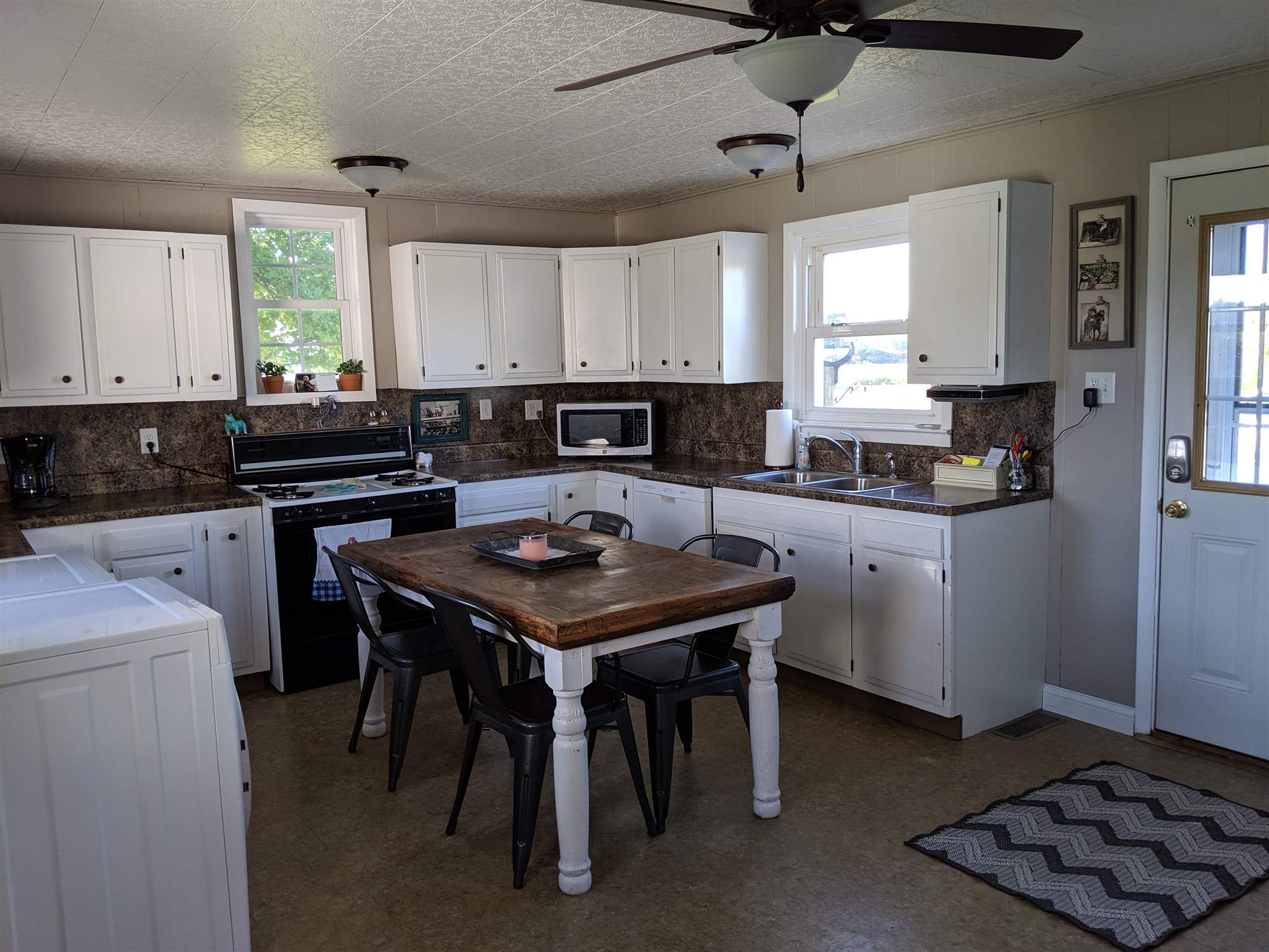 4985 South Packerton Road Warsaw, IN 46580 - Photo 4 of 35 Gallery Image 4