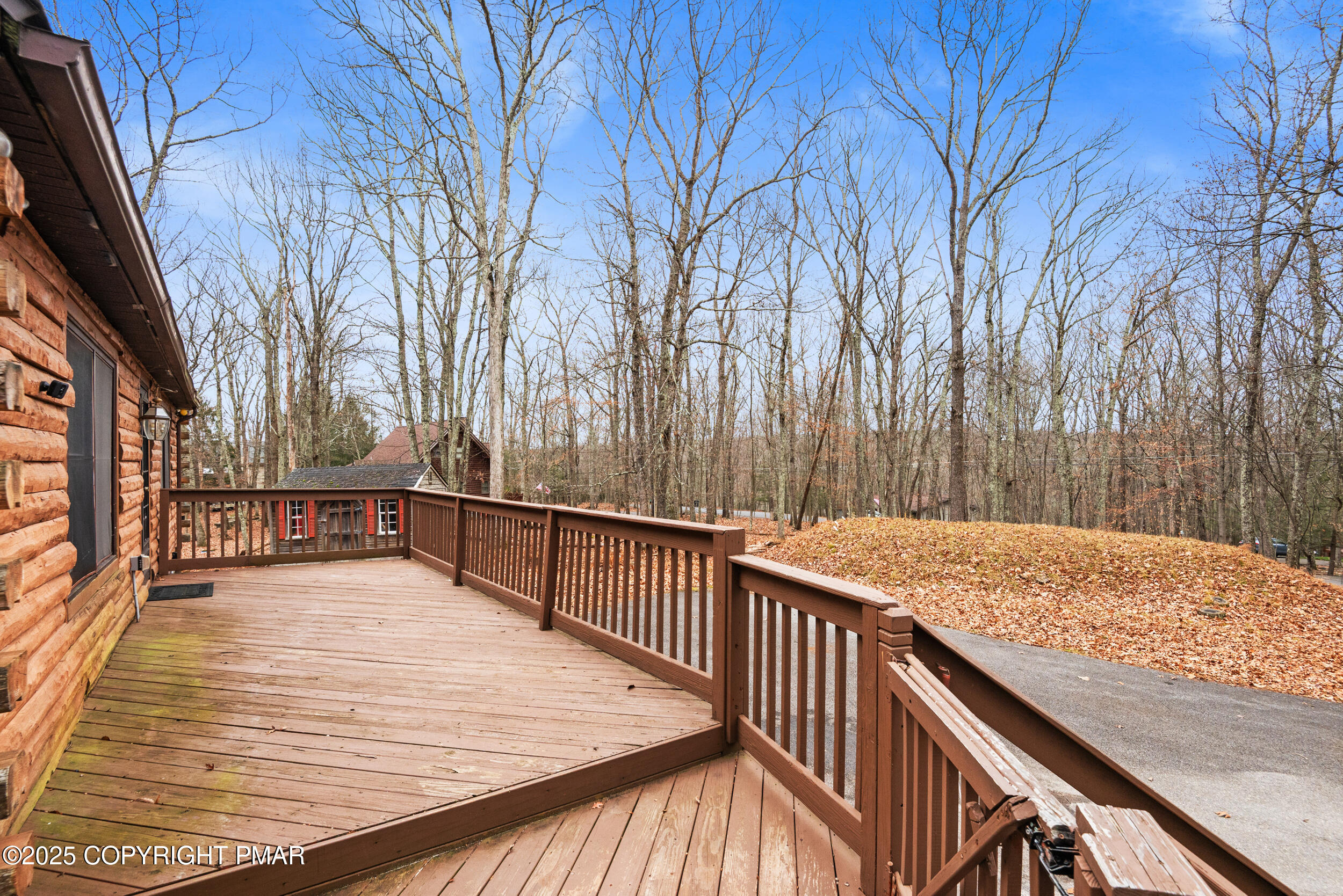 3544 High Crest Road Canadensis, PA 18325 - Photo 34 of 34 Front Deck