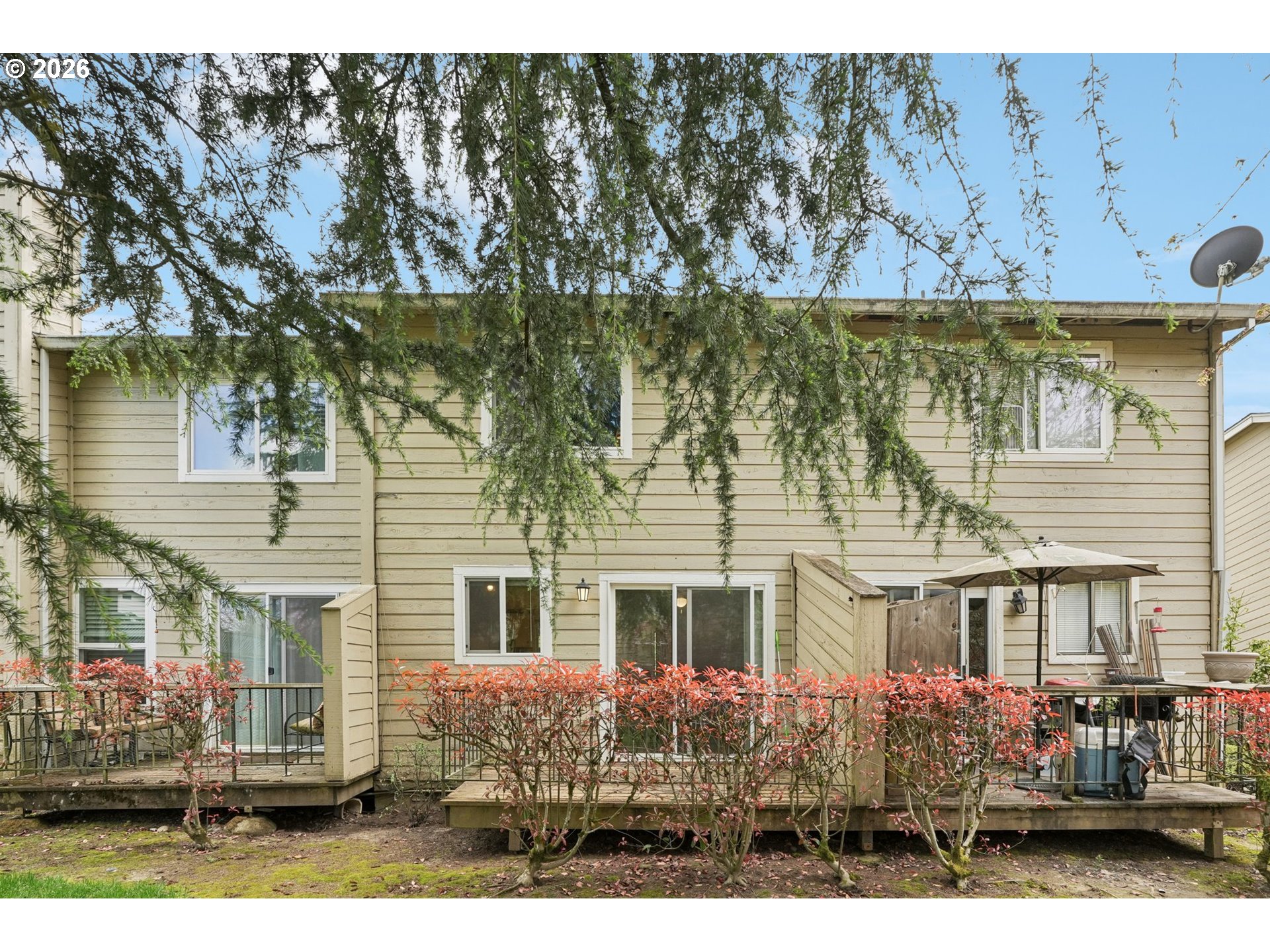 29480 Southwest Volley Street Wilsonville, OR 97070 - Photo 26 of 29 a front view of a house with a garden