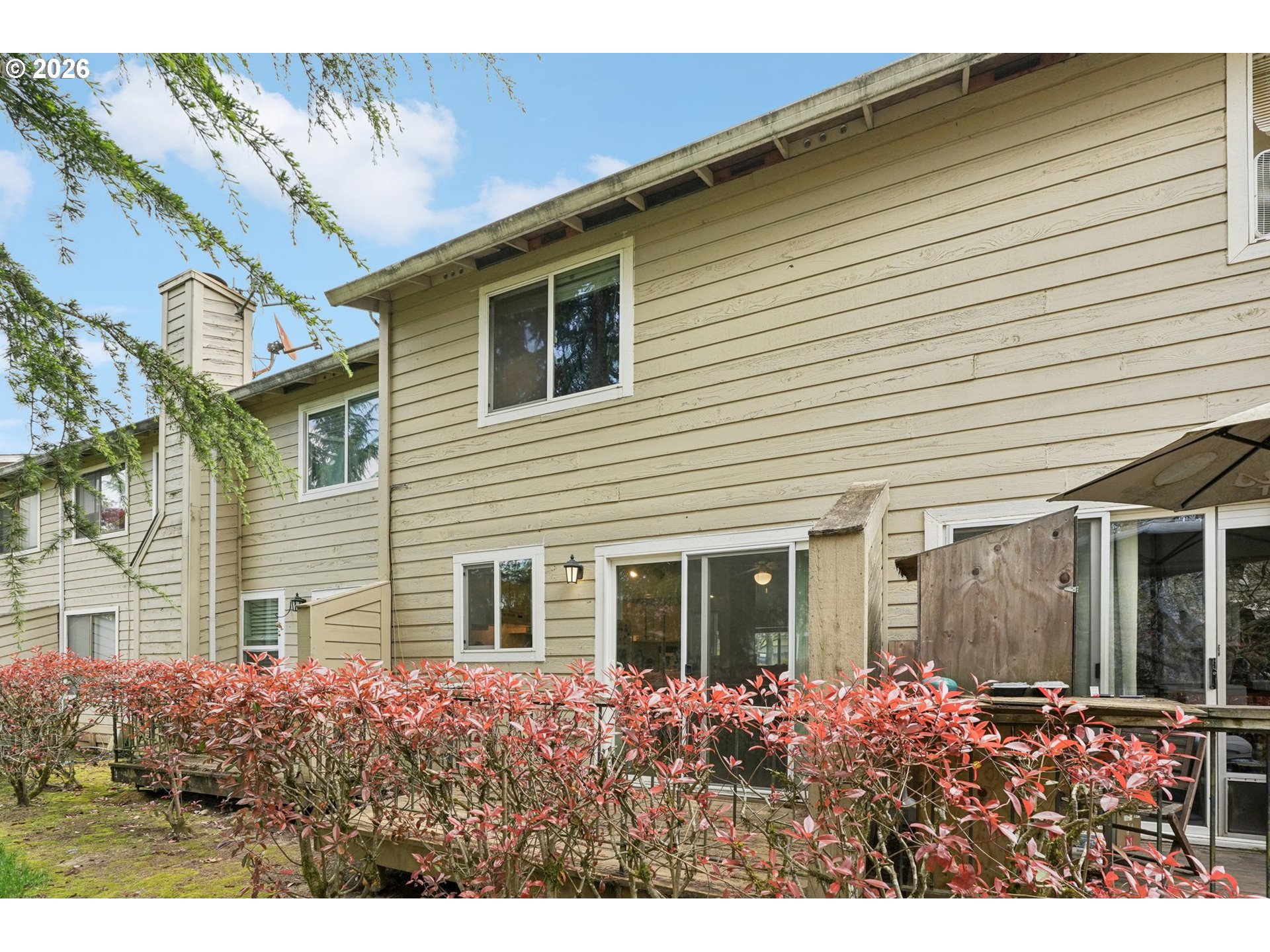 29480 Southwest Volley Street Wilsonville, OR 97070 - Photo 27 of 29 a front view of a house with a garden