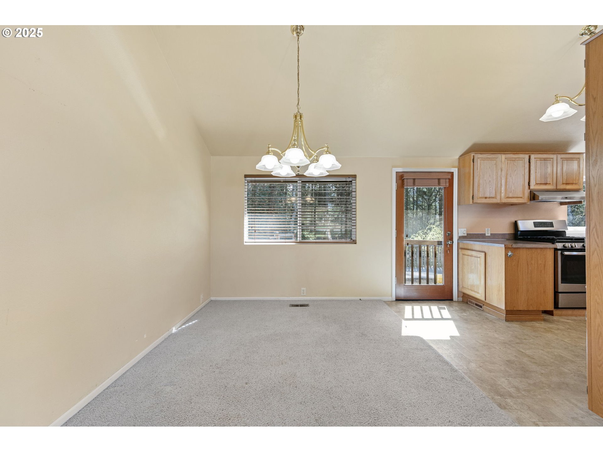 3552 West 25th Avenue Eugene, OR 97405 - Photo 5 of 42