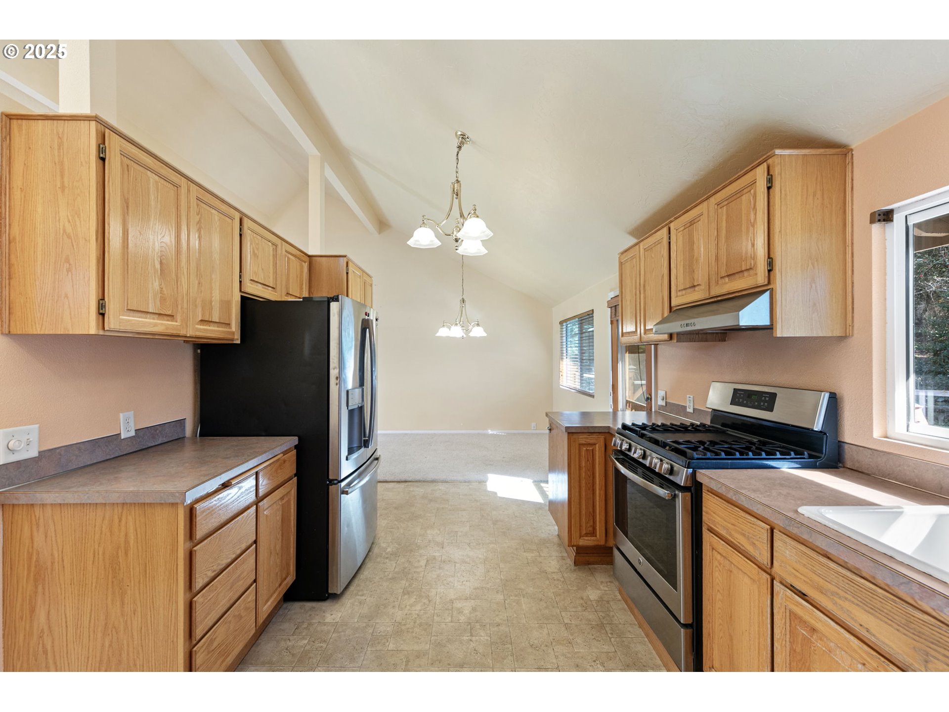 3552 West 25th Avenue Eugene, OR 97405 - Photo 7 of 42