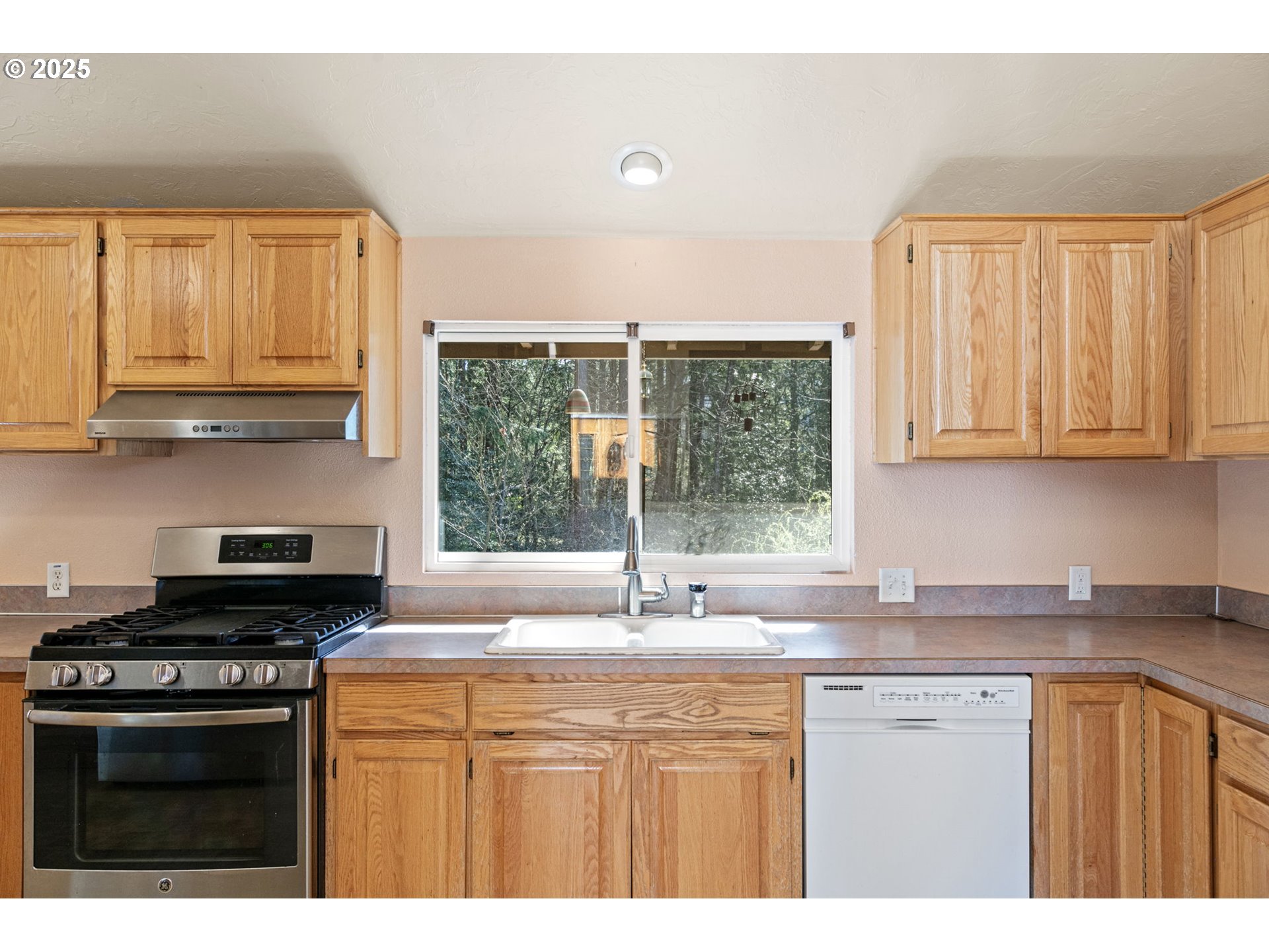 3552 West 25th Avenue Eugene, OR 97405 - Photo 10 of 42