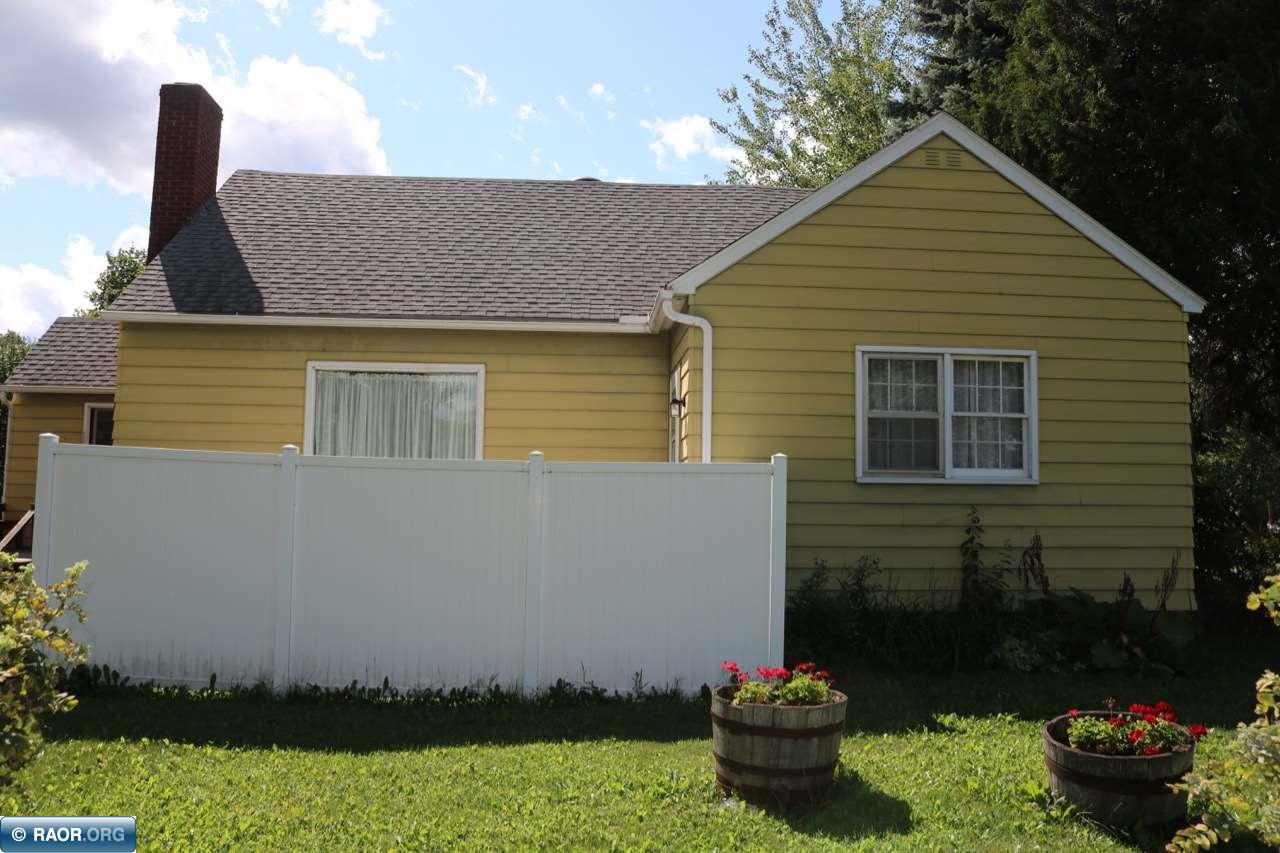 911 7th Avenue South Virginia, MN 55792 - Photo 2 of 19