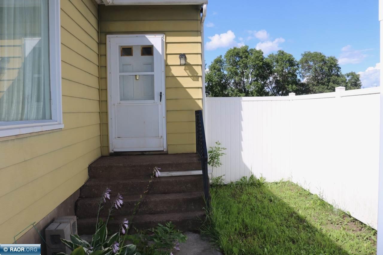 911 7th Avenue South Virginia, MN 55792 - Photo 3 of 19
