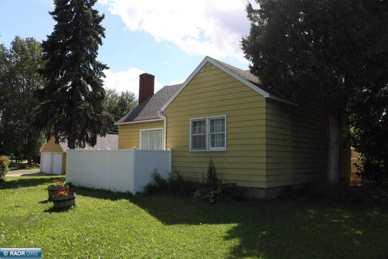 911 7th Avenue South Virginia, MN 55792 - Photo 4 of 19